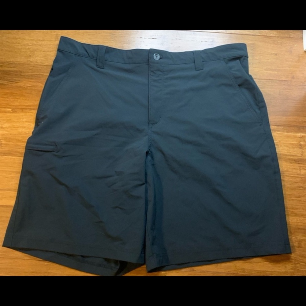 Columbia PFG men’s 40w 10L black shorts